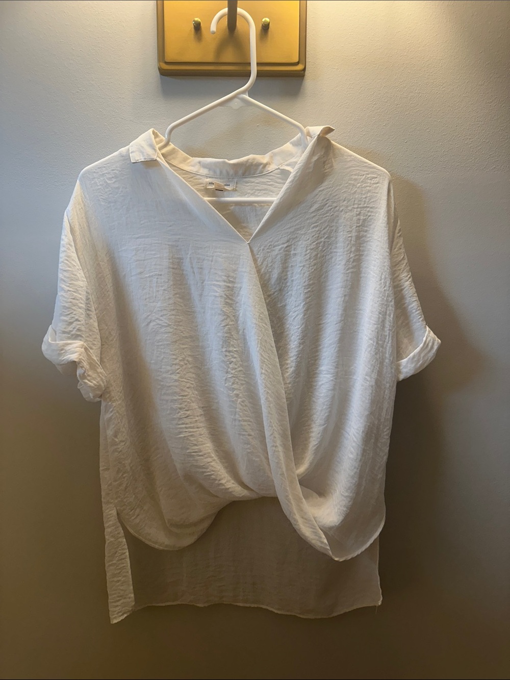 silence + noise White Draped V-Neck Short Sleeve Blouse